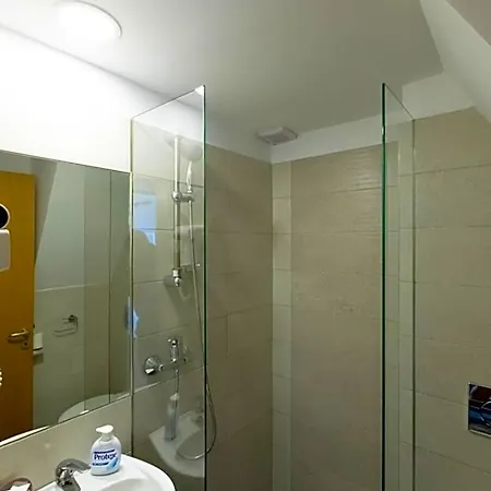 Club Rossignol Otel *